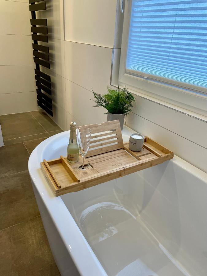 Wellnesshome Fontaneweg Mit Sauna, Terrasse Und Garten Espelkamp-Mittwald Eksteriør bilde