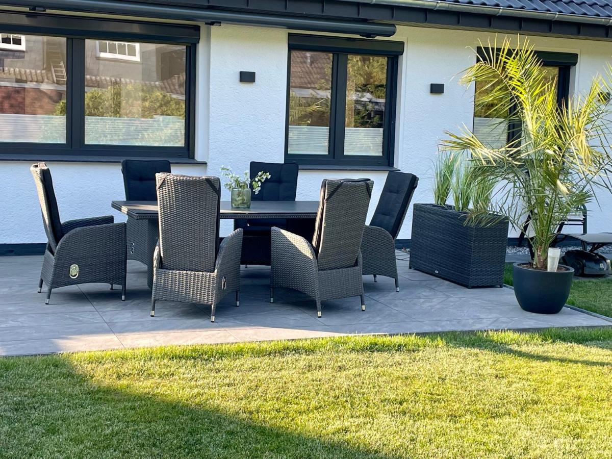Wellnesshome Fontaneweg Mit Sauna, Terrasse Und Garten Espelkamp-Mittwald Eksteriør bilde